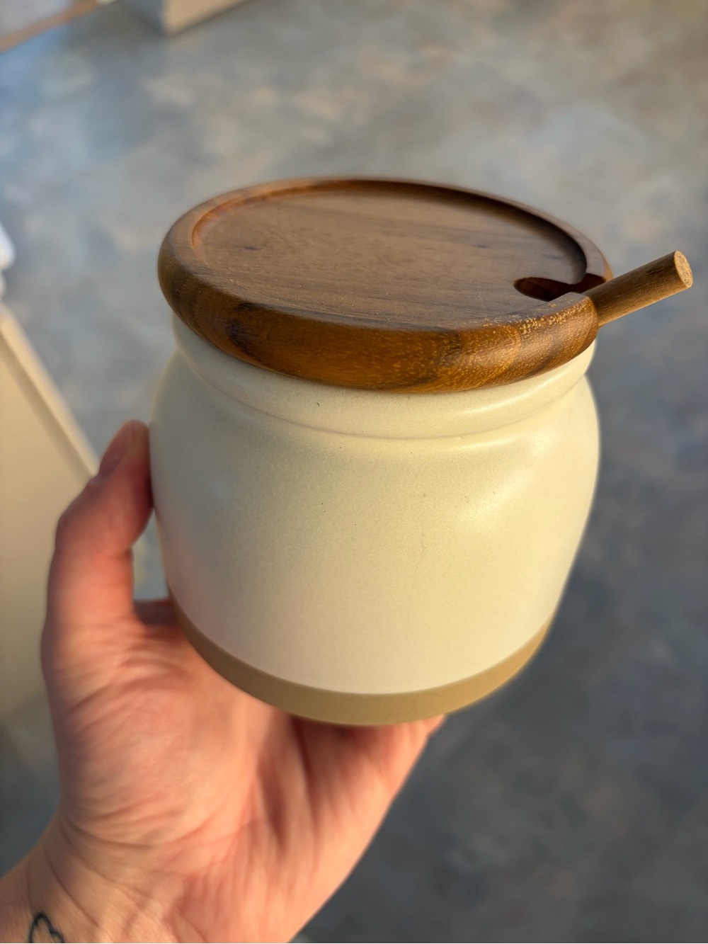 Honey Pot with Wooden Lid - Cream and Brown